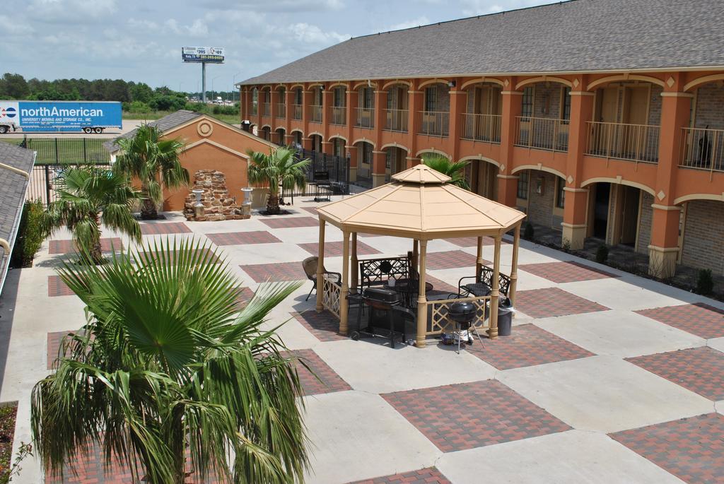 Executive Inn Brookshire Exterior photo