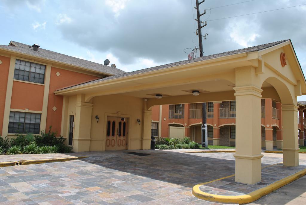 Executive Inn Brookshire Exterior photo