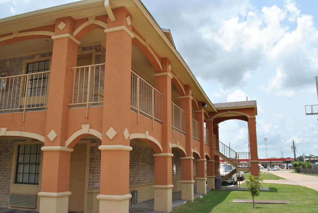 Executive Inn Brookshire Exterior photo