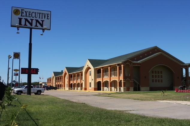 Executive Inn Brookshire Exterior photo